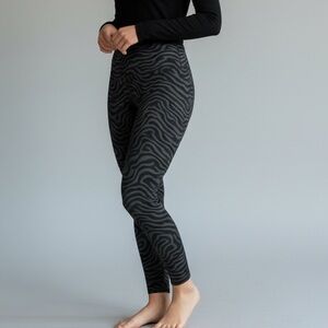 Black and Gray Zebra Print Pants Fabletics Xs NWT